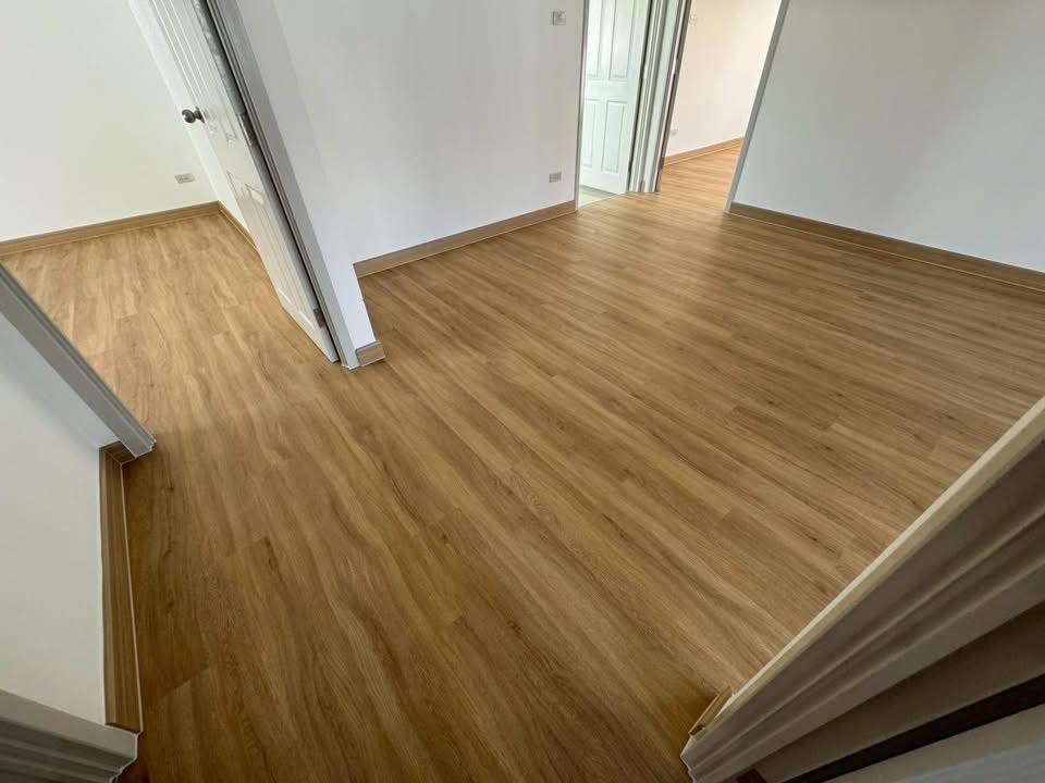 พื้น SPC ลายไม้ธรรมชาติ