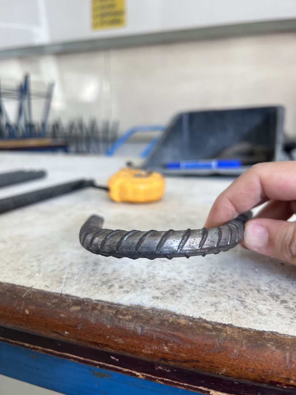 ตรวจสอบรอยปริ